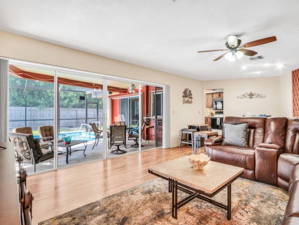 Marco Island Vacation Rental Sleeps Eight Guests