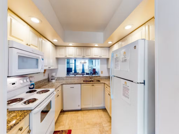Brandenton  Vacation Condo Sleeps Six Guests