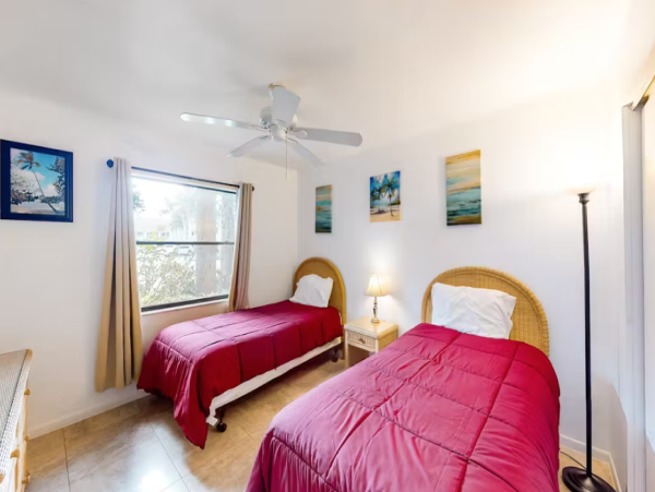 Brandenton  Vacation Condo Sleeps Six Guests