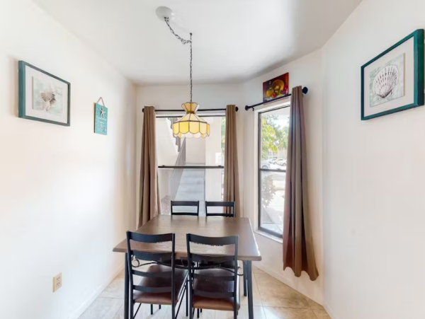 Brandenton  Vacation Condo Sleeps Six Guests