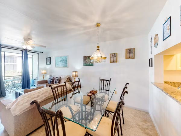 Brandenton  Vacation Condo Sleeps Six Guests