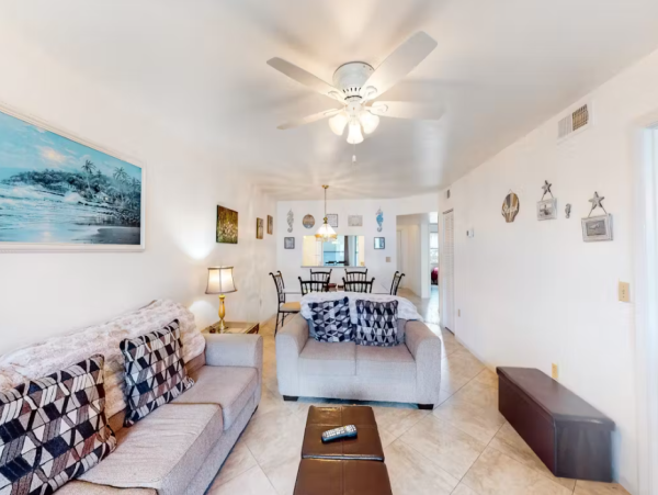 Brandenton  Vacation Condo Sleeps Six Guests