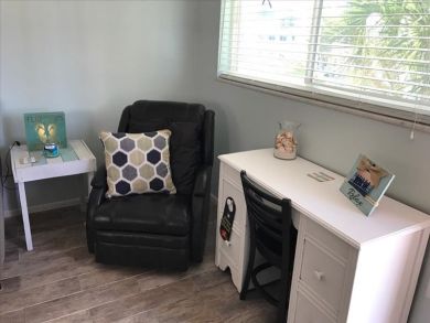 One Bedroom Walk to Beach Vacation Condo in Bradenton
