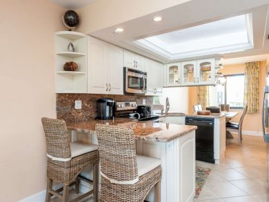 Sanibel Two Bedroom Walk to Beach Rental Condo