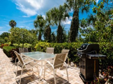 Sanibel Two Bedroom Walk to Beach Rental Condo