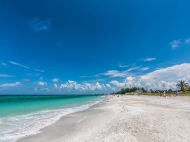 Holmes Beach 3 Bedroom Rental Cottage