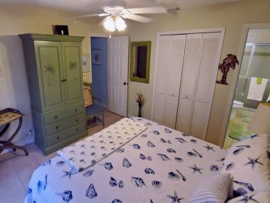Four BedroomsWalk to Beach Vacation Duplex in Bradenton