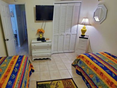 Four BedroomsWalk to Beach Vacation Duplex in Bradenton