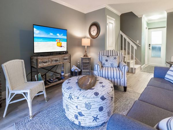 Sarasota Vacation Condo Sleeps Five Guests