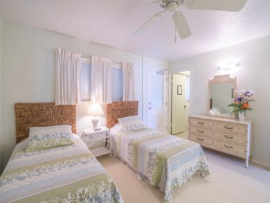 Sanibel Vacation Condo Sleeps Four Guests