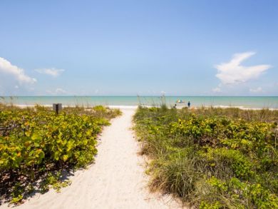 Sanibel Vacation Condo Sleeps Four Guests