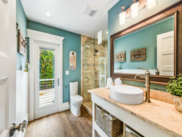 Holmes Beach Four Bedroom Vacation Pool Home Sleeps 8