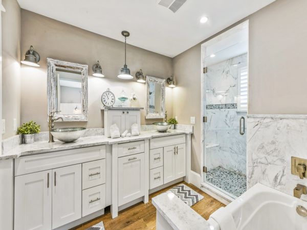 Holmes Beach Four Bedroom Vacation Pool Home Sleeps 8