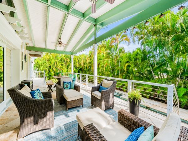 Holmes Beach Four Bedroom Vacation Pool Home Sleeps 8