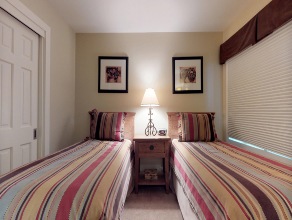 Great Value Vail Four Bedroom Vacation Condo Walk to Lifts