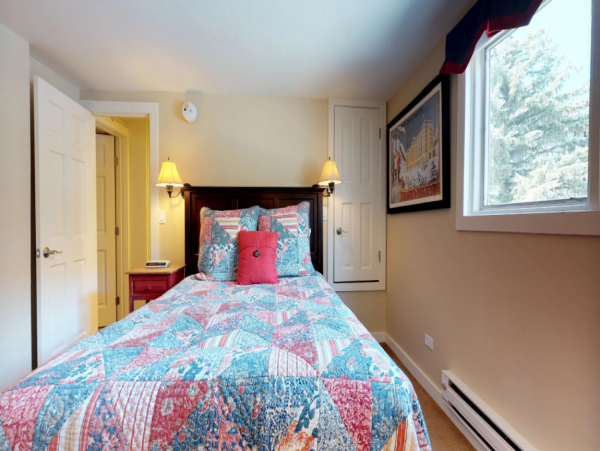 Great Value Vail Four Bedroom Vacation Condo Walk to Lifts
