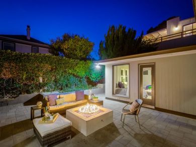 Luxury Four Bedroom Vacation Home in Pacific Beach Luxury Four Bedroom Vacation Home in Pacific Beach