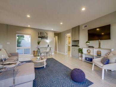 Luxury Four Bedroom Vacation Home in Pacific Beach Luxury Four Bedroom Vacation Home in Pacific Beach