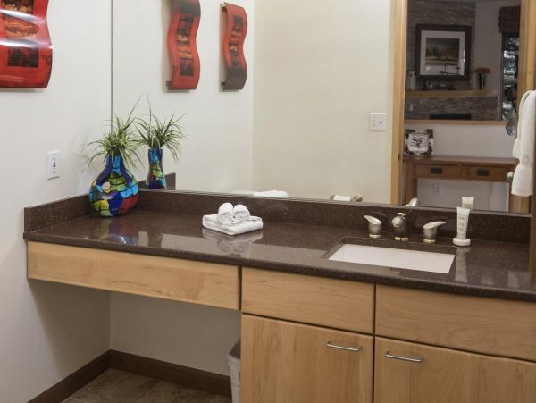 Vail Three Bedroom Mountain View Condo with Private Hot Tub