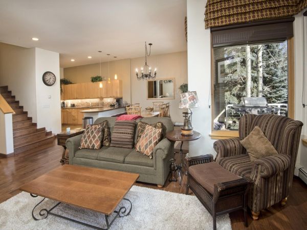 Vail Three Bedroom Mountain View Condo with Private Hot Tub