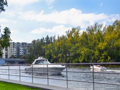 Walk to Beach One Bedroom Vacation Condo in Pompano Beach Walk to Beach One Bedroom Vacation Condo in Pompano Beach