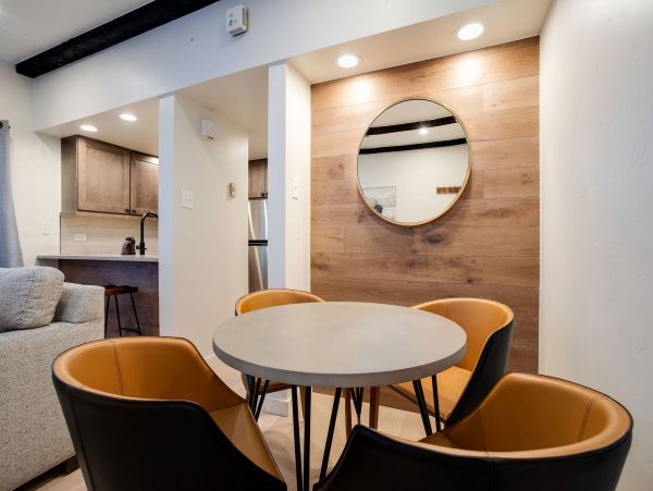 Contemporary Sleeps Four 400 Yards to the Ski Slope