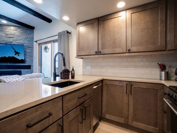 Contemporary Sleeps Four 400 Yards to the Ski Slope