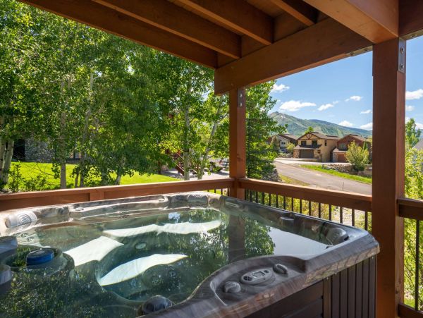 Luxury Estate 3 miles to slopes
