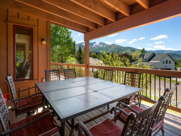 Luxury Estate 3 miles to slopes