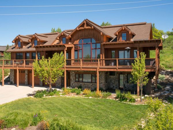 Luxury Estate 3 miles to slopes