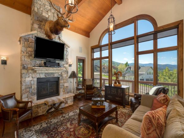 Luxury Estate 3 miles to slopes