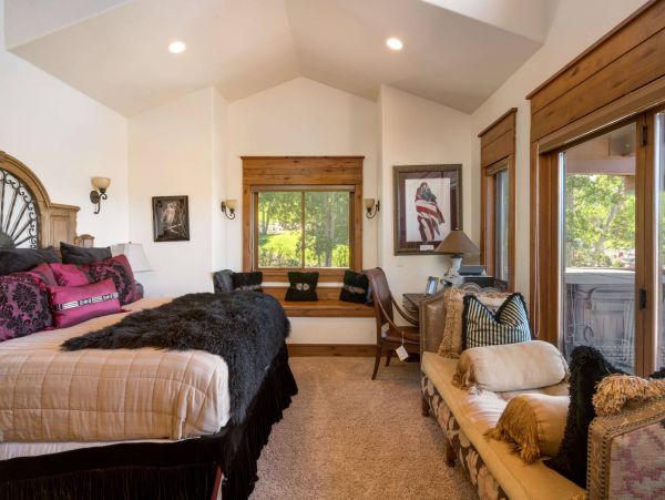 Luxury Estate 3 miles to slopes