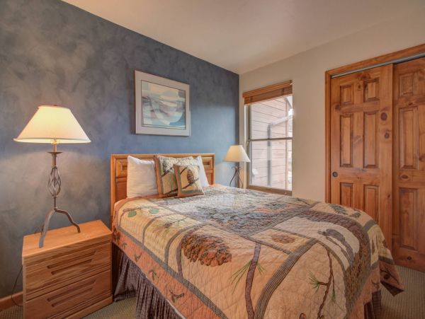 Top Floor Condo with 3 Bedrooms plus Loft Sleeps 10