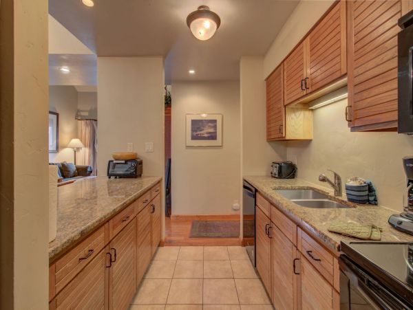 Top Floor Condo with 3 Bedrooms plus Loft Sleeps 10