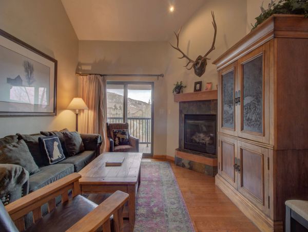 Top Floor Condo with 3 Bedrooms plus Loft Sleeps 10