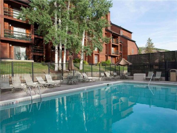 Top Floor Condo with 3 Bedrooms plus Loft Sleeps 10
