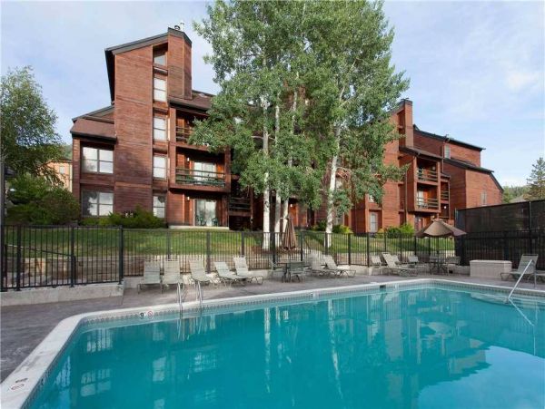 Top Floor Condo with 3 Bedrooms plus Loft Sleeps 10