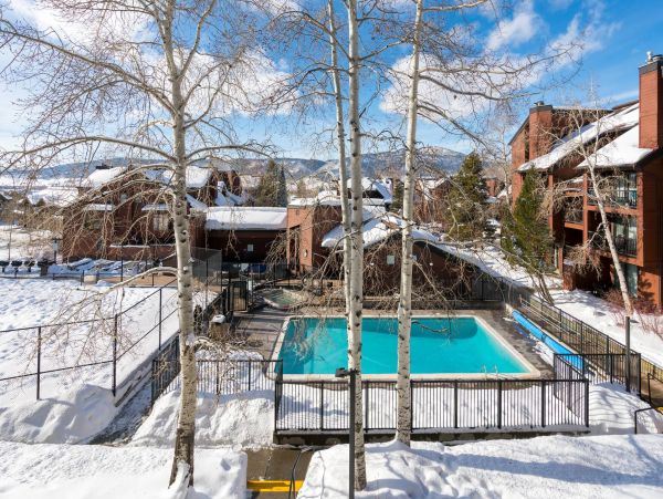 Steamboat Spring Five Min Walk to Gondola Three Bedrooms & Loft
