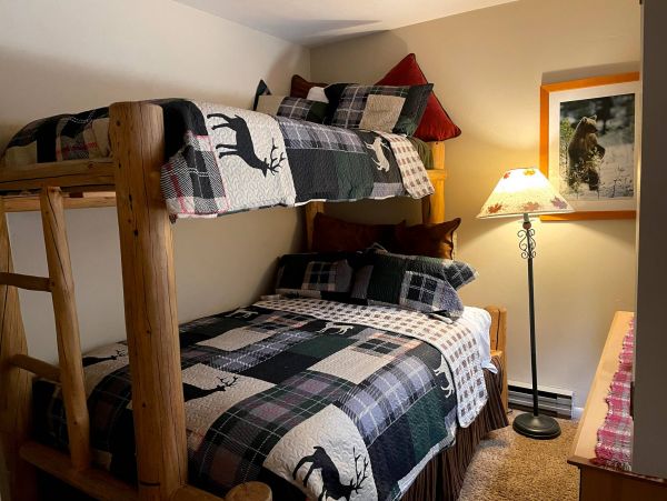 Steamboat Spring Five Min Walk to Gondola Three Bedrooms & Loft