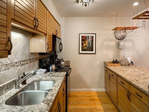Steamboat Spring Five Min Walk to Gondola Three Bedrooms & Loft