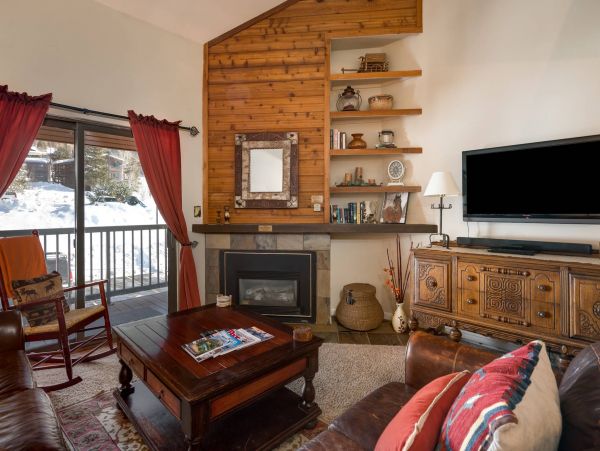 Steamboat Spring Five Min Walk to Gondola Three Bedrooms & Loft