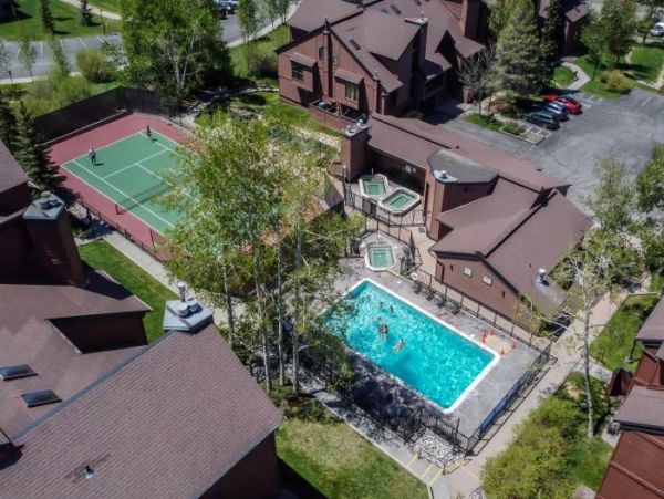 Steamboat Spring Five Min Walk to Gondola Three Bedrooms & Loft