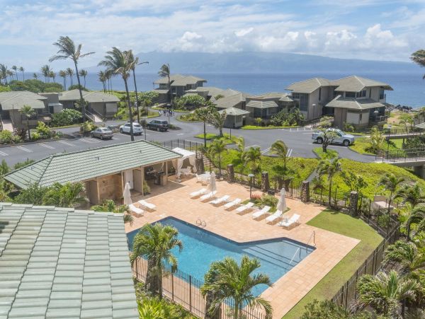 Luxury Kapalua Vacation Condo Sleeps Six Guests