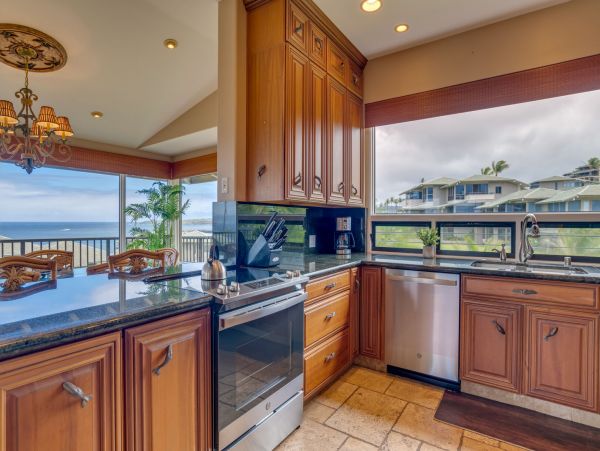 Luxury Kapalua Vacation Condo Sleeps Six Guests