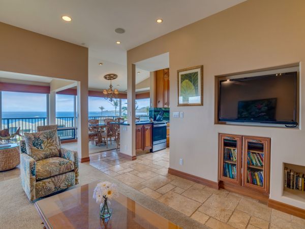 Luxury Kapalua Vacation Condo Sleeps Six Guests