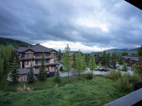Five Min Walk to Ski Gondola Steam Boat Three Bedroom