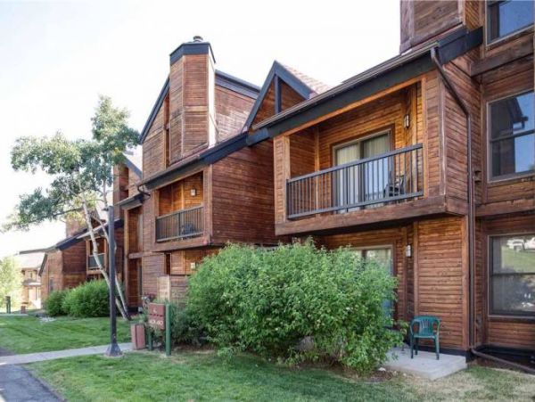 Five Min Walk to Ski Gondola Steam Boat Three Bedroom