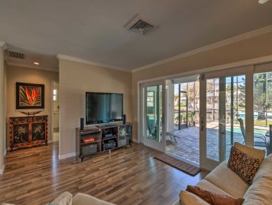 Siesta Key Vacation Home 3 Bedroom/2 Bath Sleeps 8 Guests