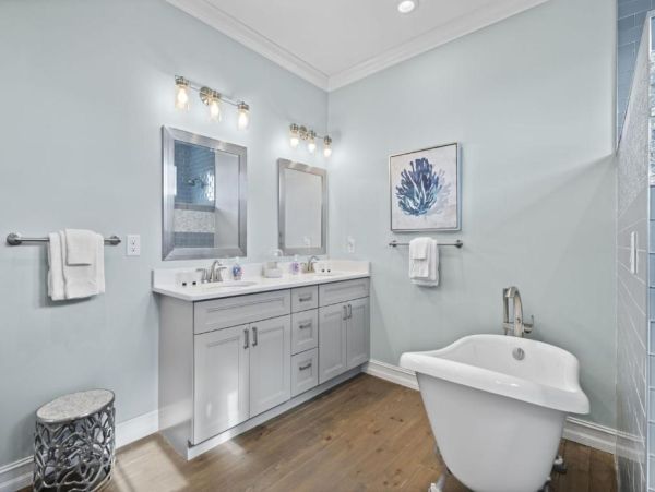 Fort Myers Luxurious Canal-Front Home with Pool & Spa - Perfect for Families