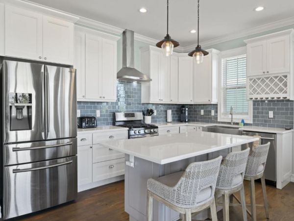 Fort Myers Luxurious Canal-Front Home with Pool & Spa - Perfect for Families